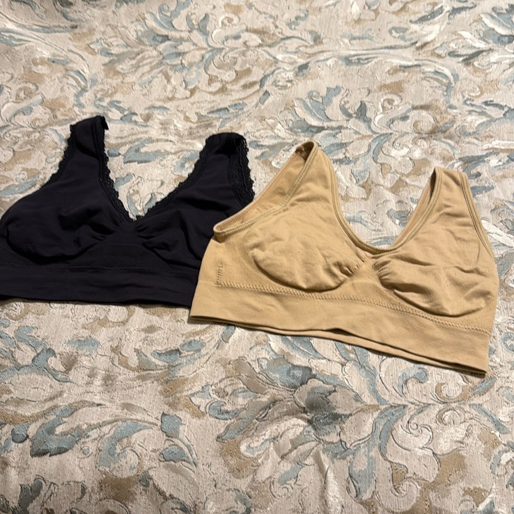 2 piece set of Genie comfort bras.